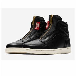 Woman’s Nike WMNS AIR JORDAN 1